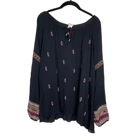 SUNDANCE Women’s Black Embroidered Geometric Peasant Tassel Blouse Boho Size L - Picture 1 of 6